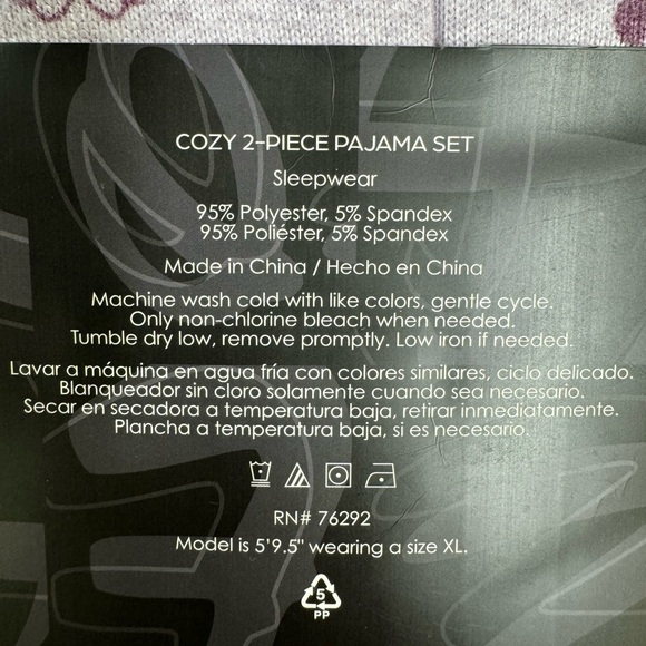 Disney Minnie Mouse Cozy 2-Piece Pajama Set - Picture 5 of 6